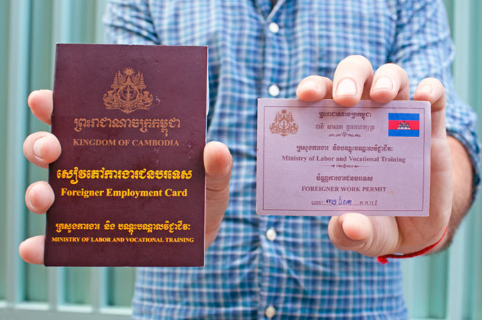 外国人在柬埔寨工作，需要获得工作许可证和就业登记卡