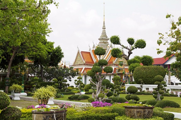 泰国生活实用问答：偶遇泰国僧侣要注意什么？泰国是小费国家吗？