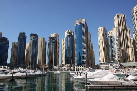 详解迪拜热门社区房产的出售价格与租金收益