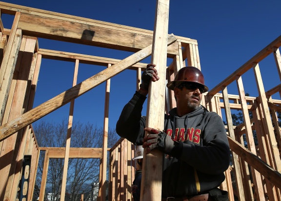 美国：尽管木材价格创下历史新高，但 4 月房屋建筑商信心上升