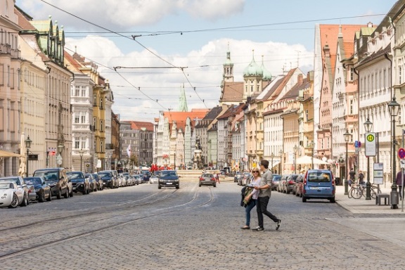 巴伐利亚被称为德国最富有最安全的州，除了房子贵，没其他毛病了