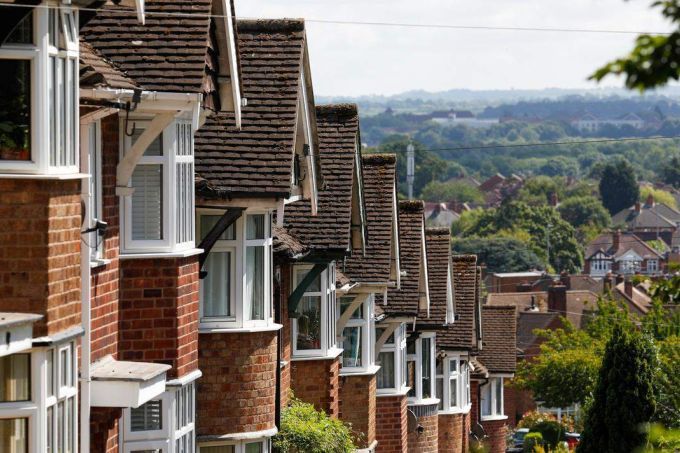 英国贷款机构撤回抵押贷款提议，房地产市场崩溃