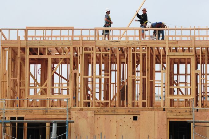 美国房屋建筑商信心飙升至 20 年高点