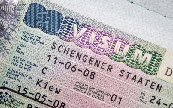 如何获得德国居留证和公民身份？
