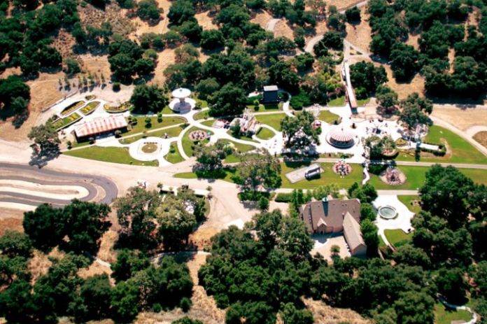 迈克尔杰克逊的加州故居以低价出售