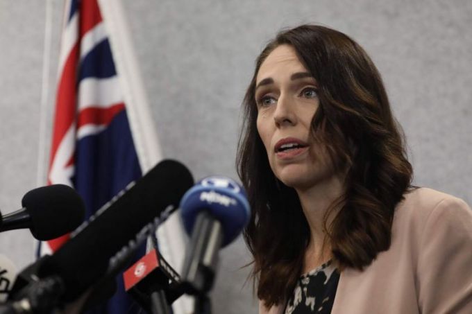 新西兰总理：所有进入该国的人都必须自我隔离